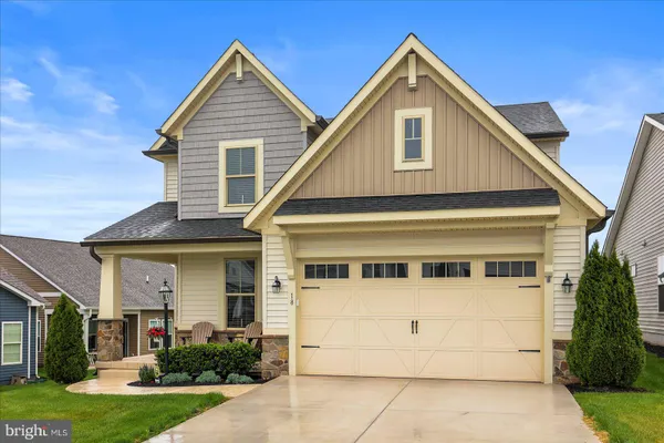 Property Slideshow image 2 of 53 | 18 broomsedge ln, Gettysburg, PA, 17325