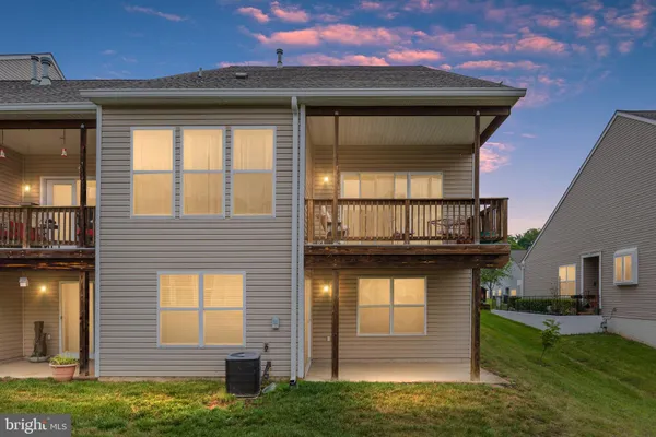 Property Slideshow image 3 of 79 | 20 highlander dr, Fredericksburg, VA, 22406