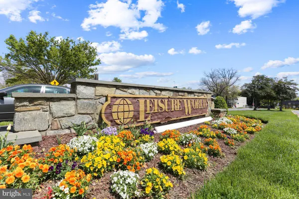 Property Slideshow image 2 of 57 | 15100 interlachen dr 4-702, Silver Spring, MD, 20906