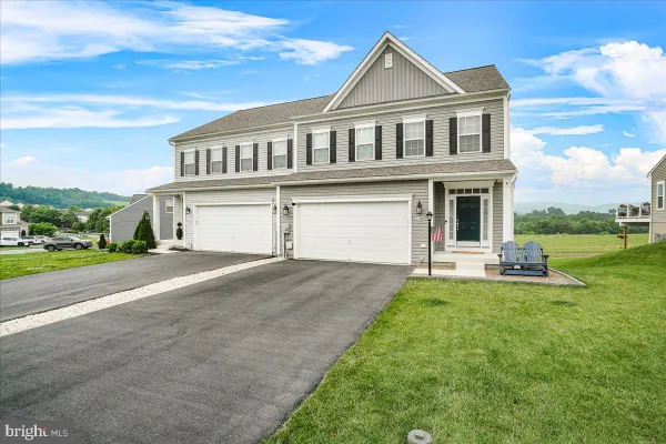 Property Slideshow image 2 of 36 | 11740 mystic rock ln, Waynesboro, PA, 17268