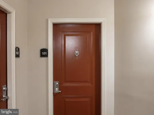Property Slideshow image 3 of 25 | 11 clay lodge ln 101, Baltimore, MD, 21228