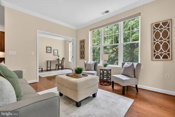 Property Slideshow image 2 of 37 | 11 clay lodge ln 104, Baltimore, MD, 21228