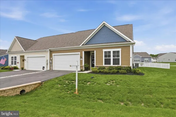 Property Slideshow image 2 of 36 | 19536 cosmos st, Hagerstown, MD, 21742