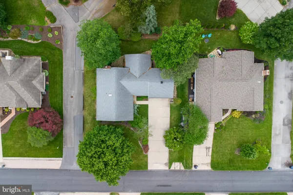 Property Slideshow image 3 of 39 | 6029 greenbriar ter, Fayetteville, PA, 17222