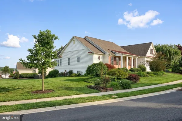 Property Slideshow image 2 of 61 | 35 waxwing ln, Gettysburg, PA, 17325