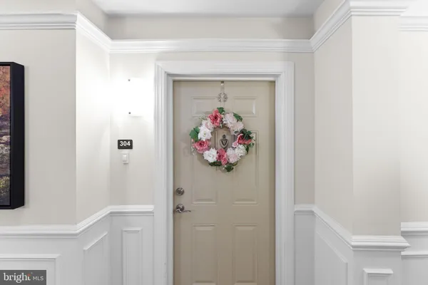 Property Slideshow image 3 of 37 | 15100 heather mill ln 304, Haymarket, VA, 20169