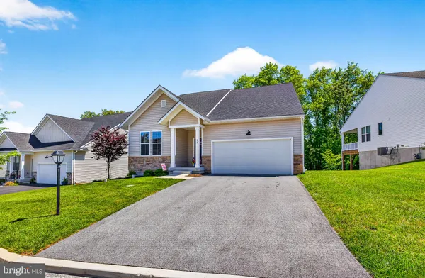Property Slideshow image 3 of 51 | 22 heron ln, Coatesville, PA, 19320