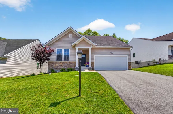 Property Slideshow image 2 of 51 | 22 heron ln, Coatesville, PA, 19320
