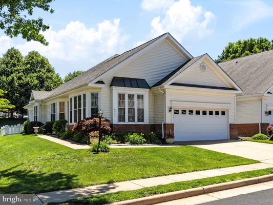 Property Slideshow image 2 of 49 | 6943 cumberstone pl, Gainesville, VA, 20155