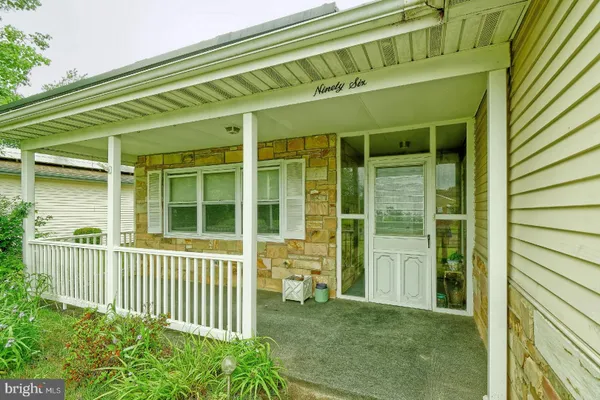 Property Slideshow image 3 of 25 | 96 huntington dr, Southampton, NJ, 08088