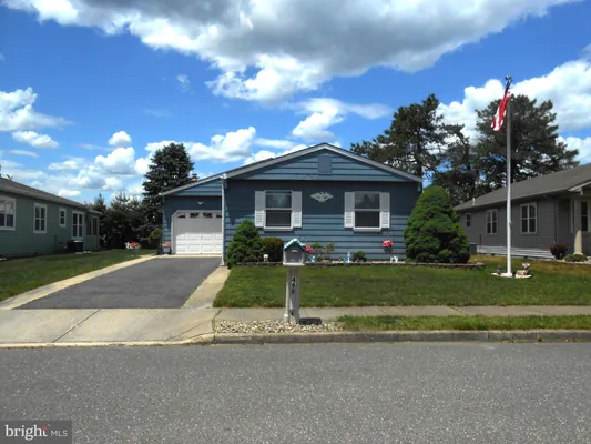 Property Slideshow image 3 of 61 | 46 woodstock dr, Toms River, NJ, 08757