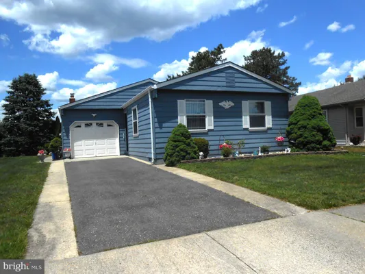 Property Slideshow image 2 of 61 | 46 woodstock dr, Toms River, NJ, 08757