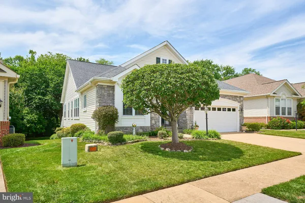 Property Slideshow image 2 of 56 | 6340 avington pl, Gainesville, VA, 20155