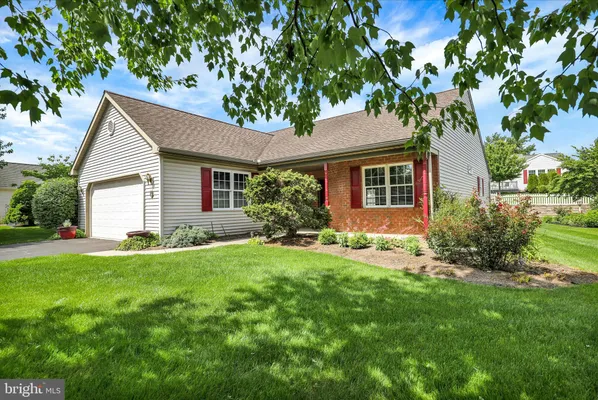 Property Slideshow image 3 of 31 | 14 springhouse dr, Myerstown, PA, 17067