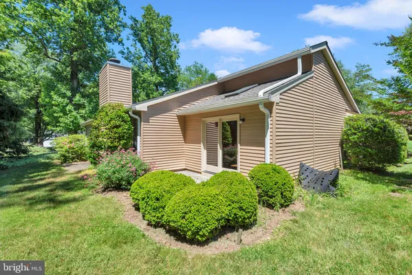 Property Slideshow image 3 of 37 | 852 woodmont rd, Annapolis, MD, 21401