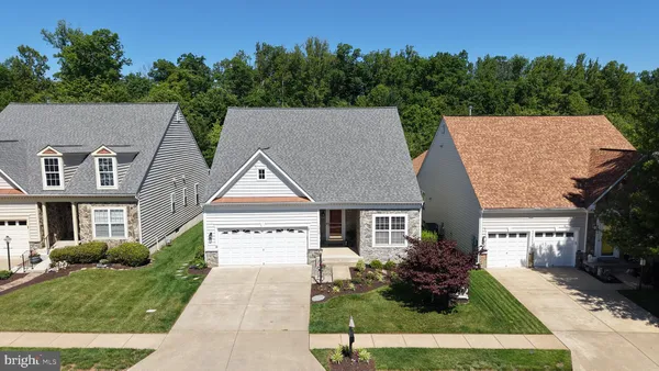 Property Slideshow image 2 of 49 | 5968 piney grove way, Gainesville, VA, 20155