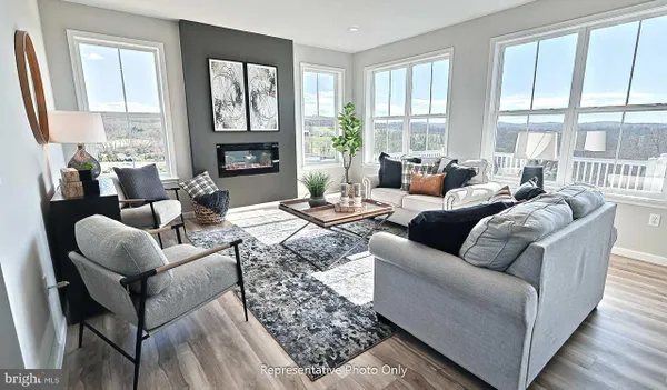 Property Slideshow image 2 of 35 | 131 sunrise ln, Ephrata, PA, 17522