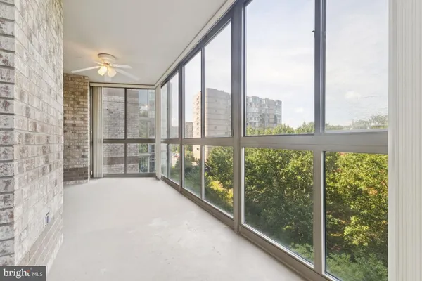 Property Slideshow image 3 of 25 | 19355 cypress ridge ter 423, Leesburg, VA, 20176