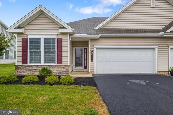 Property Slideshow image 3 of 63 | 113 garrison dr, East Petersburg, PA, 17520