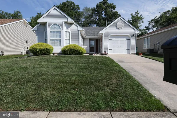 Property Slideshow image 2 of 32 | 113 danbury dr, Little Egg Harbor Twp, NJ, 08087