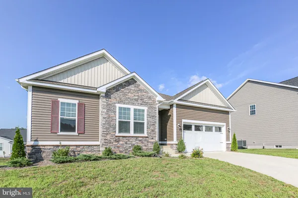 Property Slideshow image 3 of 43 | 7515 oakham dr, Spotsylvania, VA, 22551