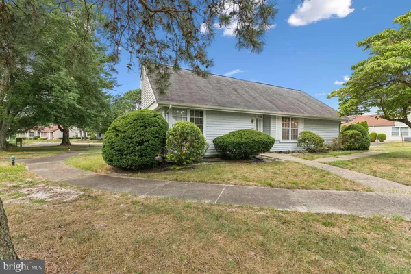 Property Slideshow image 3 of 37 | 439 chesterfield ct h, Manchester Township, NJ, 08759