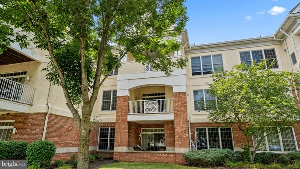 Property Slideshow image 2 of 29 | 2102 meridian blvd, Warrington, PA, 18976