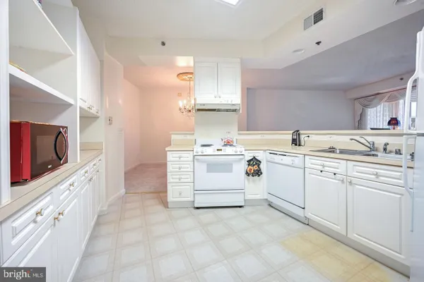 Property Slideshow image 2 of 8 | 3200 n leisure world blvd apt 512, Silver Spring, MD, 20906