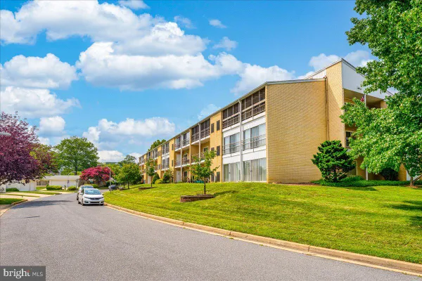Property Slideshow image 2 of 41 | 15101 glade dr 10-3d, Silver Spring, MD, 20906