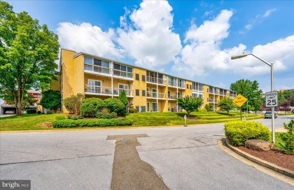 Property Slideshow image 3 of 41 | 15101 glade dr 10-3d, Silver Spring, MD, 20906