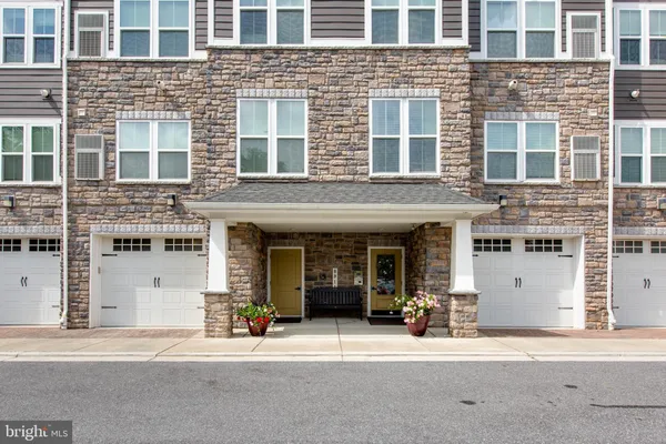 Property Slideshow image 3 of 32 | 8911 carls ct q, Ellicott City, MD, 21043