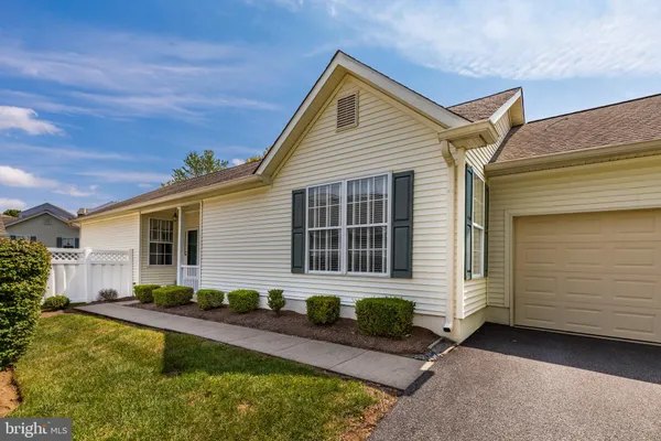 Property Slideshow image 3 of 30 | 1000 n phipps woods ct, Glen Mills, PA, 19342