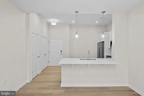 Property Slideshow image 3 of 34 | 700 mount airy ter ne unit 403, Leesburg, VA, 20176