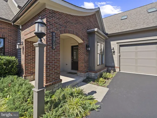 Property Slideshow image 2 of 41 | 42729 autumn day ter, Ashburn, VA, 20148