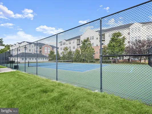 Property Slideshow image 3 of 40 | 7325 brookview rd 305, Elkridge, MD, 21075