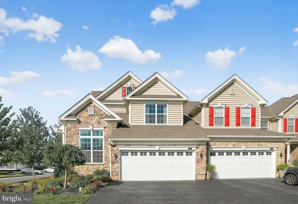 Property Slideshow image 3 of 54 | 366 joshua tree dr, Collegeville, PA, 19426