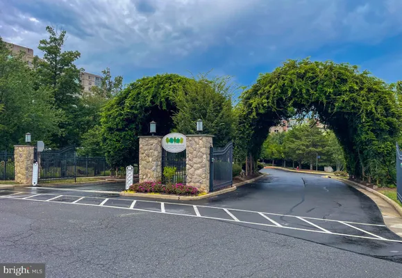 Property Slideshow image 2 of 60 | 19365 cypress ridge ter unit 1102, Leesburg, VA, 20176