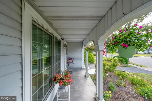 Property Slideshow image 2 of 23 | 985 westminster dr, Southampton, NJ, 08088