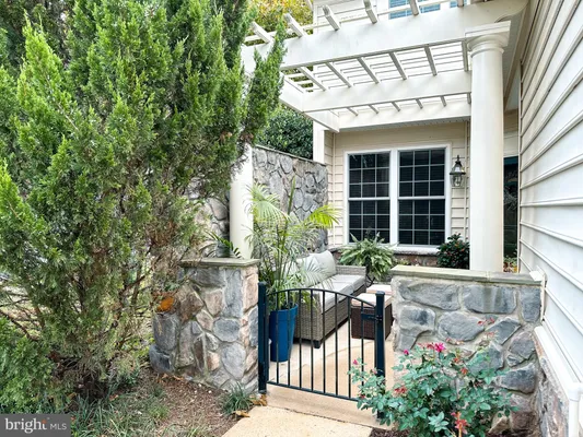 Property Slideshow image 3 of 32 | 44397 adare manor sq, Ashburn, VA, 20147