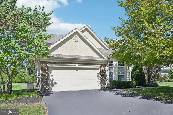 Property Slideshow image 3 of 57 | 4 woodcrest ct, Berlin, NJ, 08009