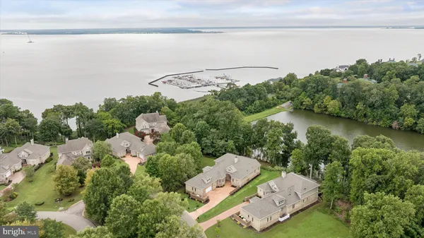 Property Slideshow image 2 of 40 | 424 rivers edge, Williamsburg, VA, 23185