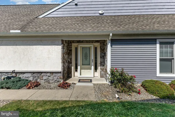 Property Slideshow image 3 of 39 | 1007 great hall dr, Lebanon, PA, 17042