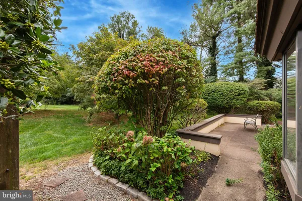 Property Slideshow image 3 of 24 | 6 steeplechase ln, Blue Bell, PA, 19422