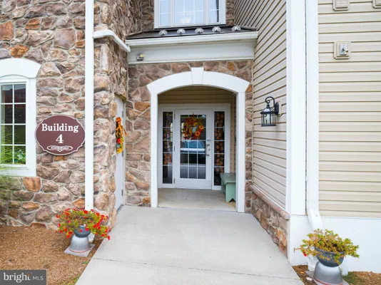 Property Slideshow image 2 of 28 | 411 creekside dr, Brookhaven, PA, 19015