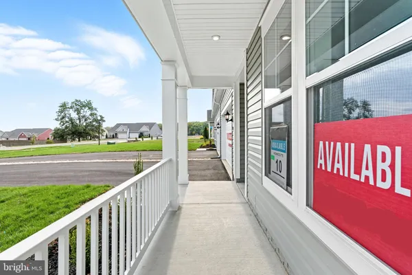 Property Slideshow image 3 of 26 | 19710 oleander ct, Hagerstown, MD, 21742