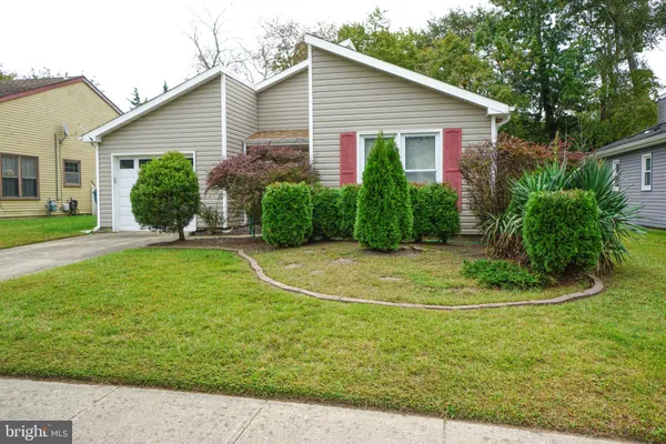 Property Slideshow image 2 of 13 | 233 yorktowne dr, Little Egg Harbor Twp, NJ, 08087