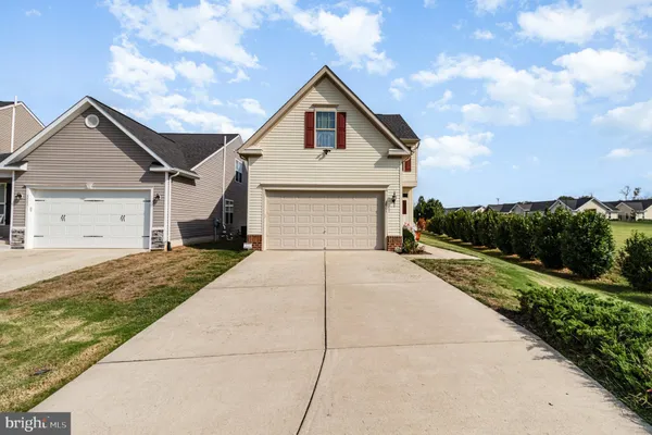 Property Slideshow image 2 of 25 | 5701 spring arbor cir, Fredericksburg, VA, 22407