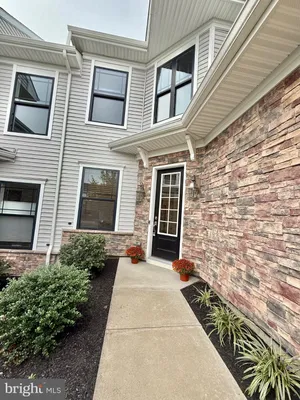Property Slideshow image 3 of 35 | 4 dogleg ln, Lawrenceville, NJ, 08648