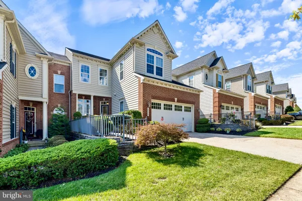 Property Slideshow image 2 of 28 | 8325 meadowsweet rd # 8325, Baltimore, MD, 21208