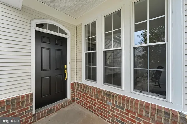Property Slideshow image 3 of 30 | 6066 halverton pl, Gainesville, VA, 20155